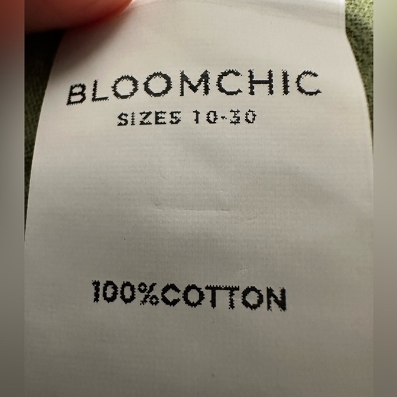 BloomChic Plus Size 4XL Solid Elastic Waist Patched Pocket Jumpsuit - Picture 9 of 9